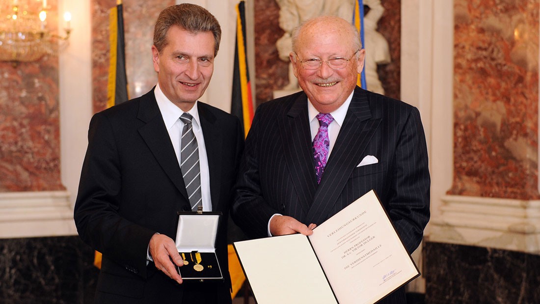 授予 Viktor Dulger 名譽博士教授的巴登-符騰堡州榮譽勛章